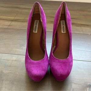 Steve Madden ‘Beasst’ Fushia Suede Heels
